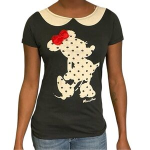 Disney parks Minnie Mouse tshirt. Size smalll